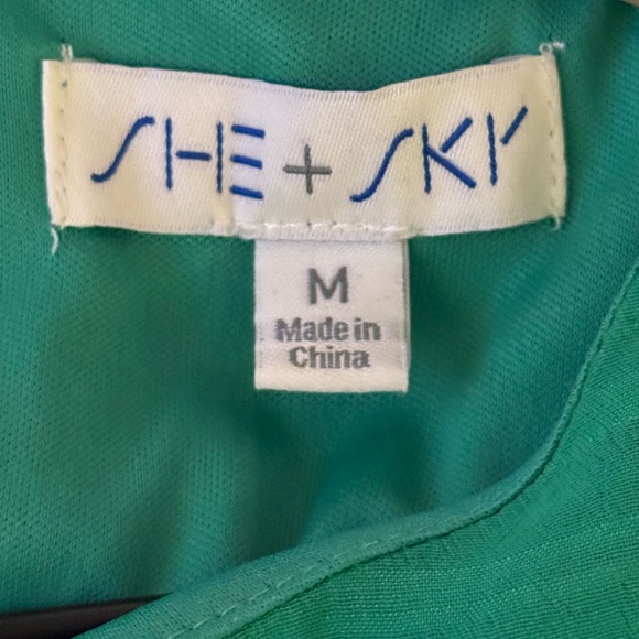 👗💚 She + Sky Vibrant Green Dress - Picture 3 of 5